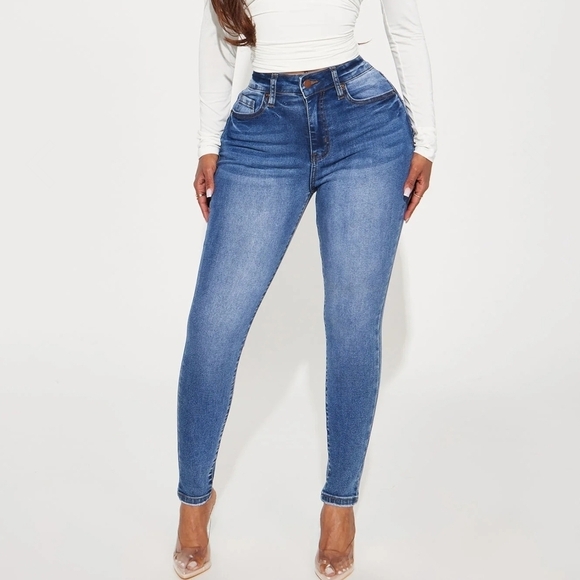 Fashion Nova Denim - NEW!! Lots of Stretch Booty Lifting Skinny Jeans - Dark Wash/Size 9-NWT